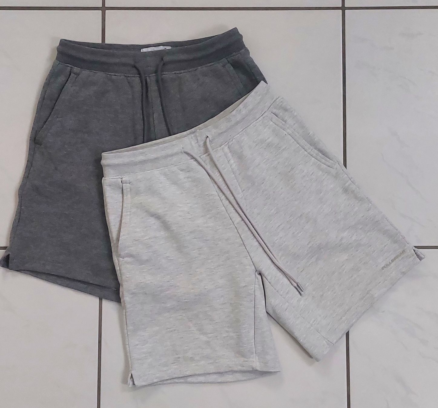 Pull&Bear Kleiderpakete & -sets: Jungs-Shorts Gr. 28 XS – Gebraucht aus Siebnen von Rowiron