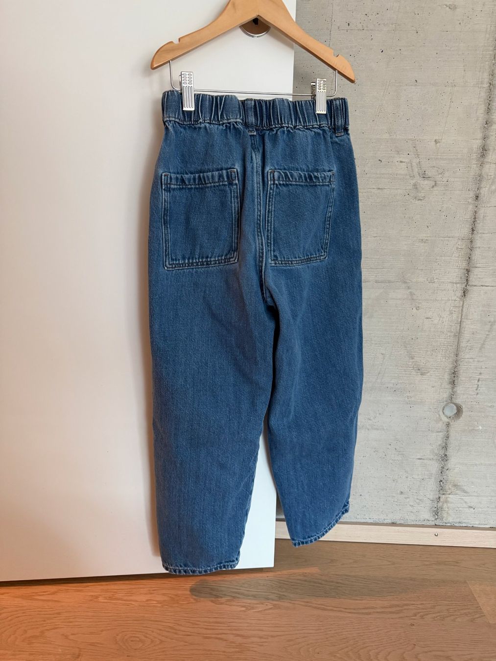 Arket Jeans: Arket Barrel Leg Jeans 134 – Usato da Zürich venduto da ClassyD 4