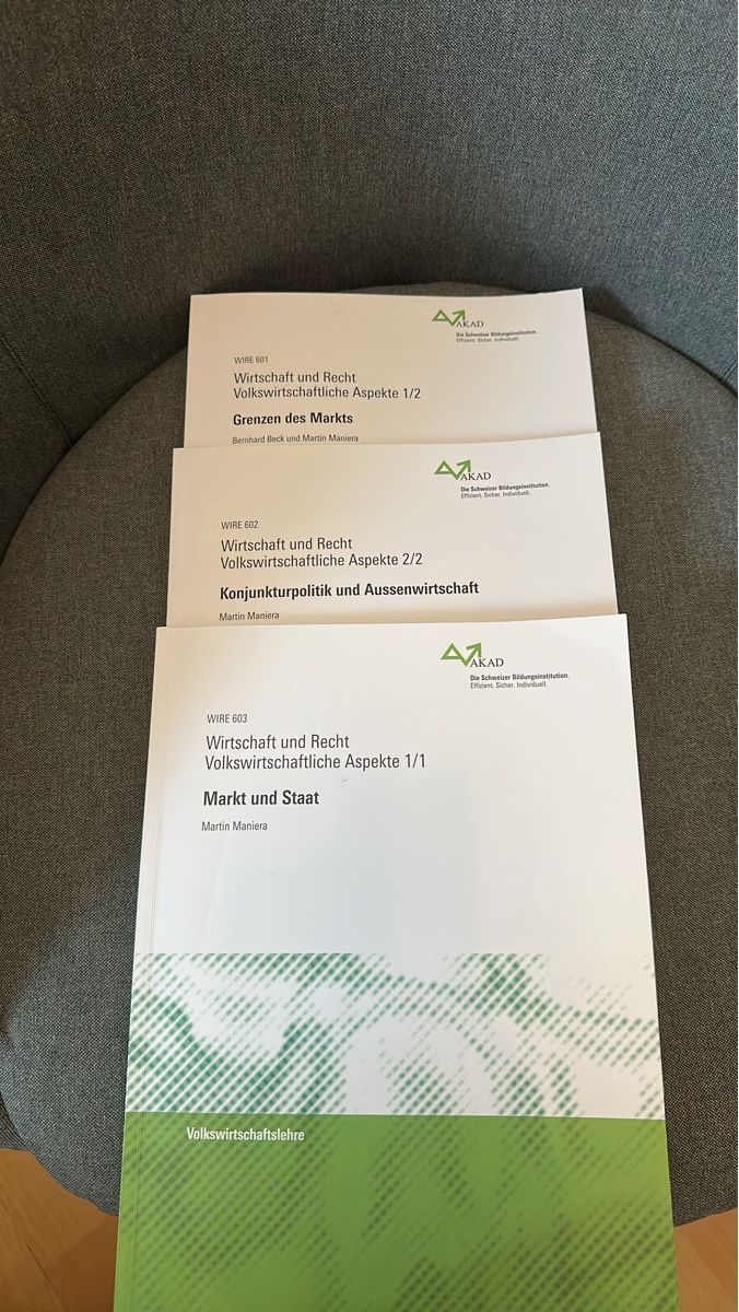 Bücher: AKAD Volkswirtschaftslehre - Top Zustand - WIRE 601-603 – Neu (gemäss Beschreibung) aus Brugg AG von orn_vz7l
