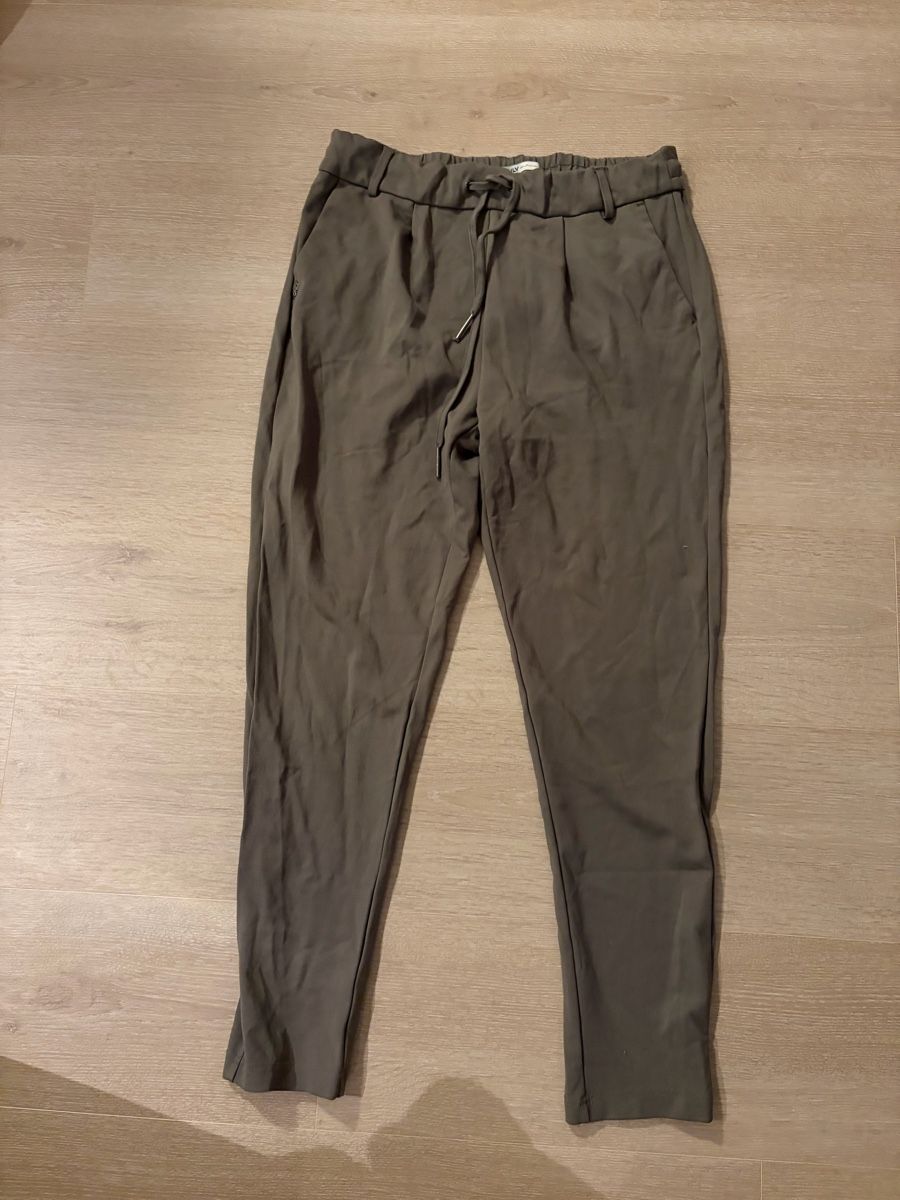 Only Pantaloni: Stoffhose Only Grösse L  länge 34 – Usato da Urtenen-Schönbühl venduto da LaPriinciipessa