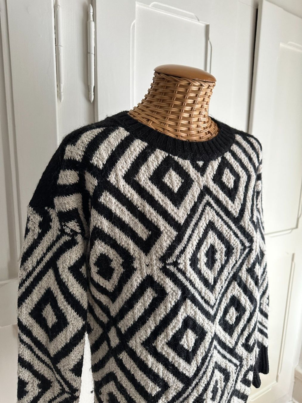 Mango Pullover & Sweatshirts: MANGO - Strickpullover schwarz-weiss S – Gebraucht aus Zürich von Diazaio 1