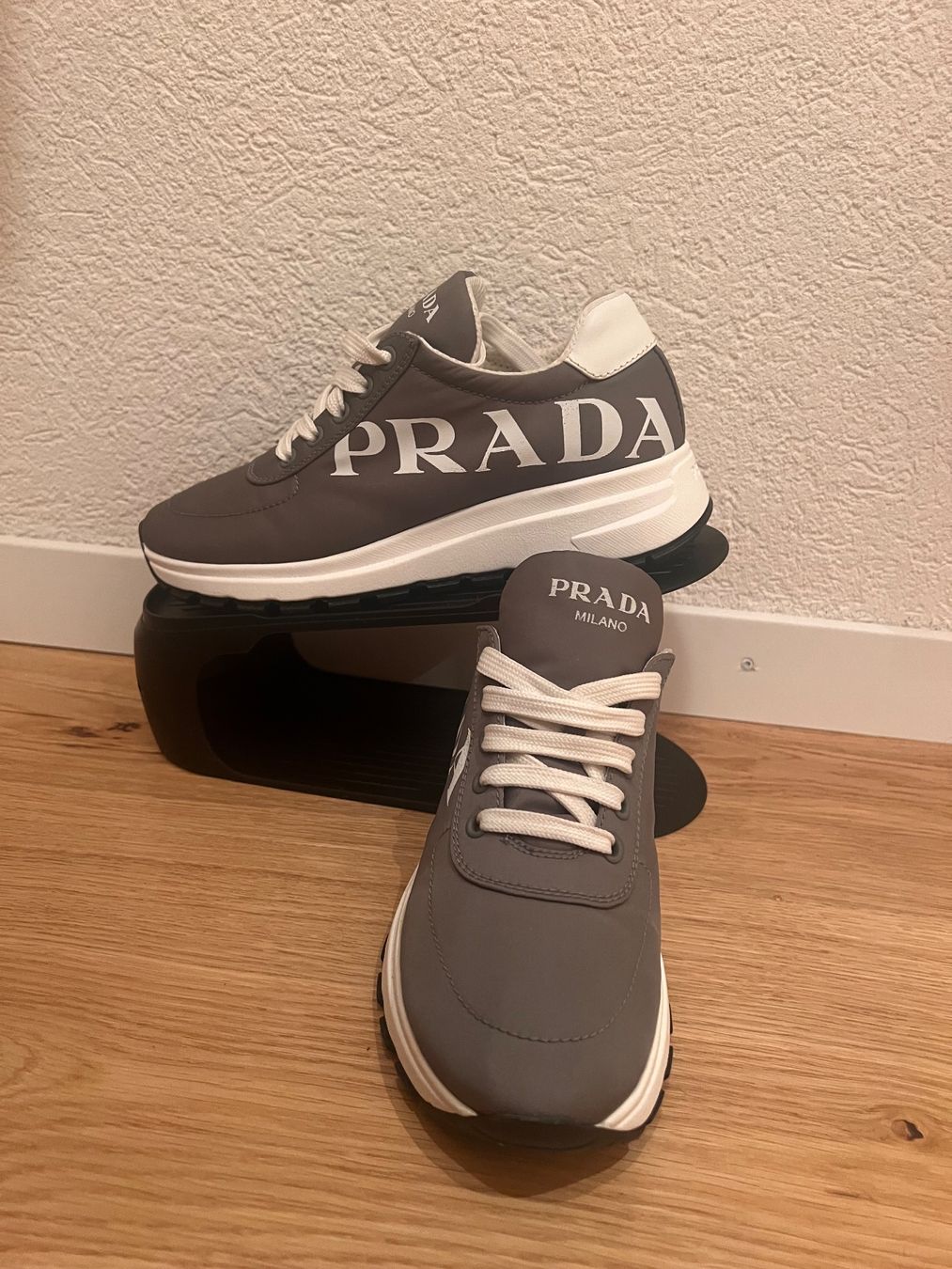 Prada Scarpe da donna: Neue Prada Sneakers - Size 36.5 – Nuovo (secondo la descrizione) da Seengen venduto da kri_27st 2