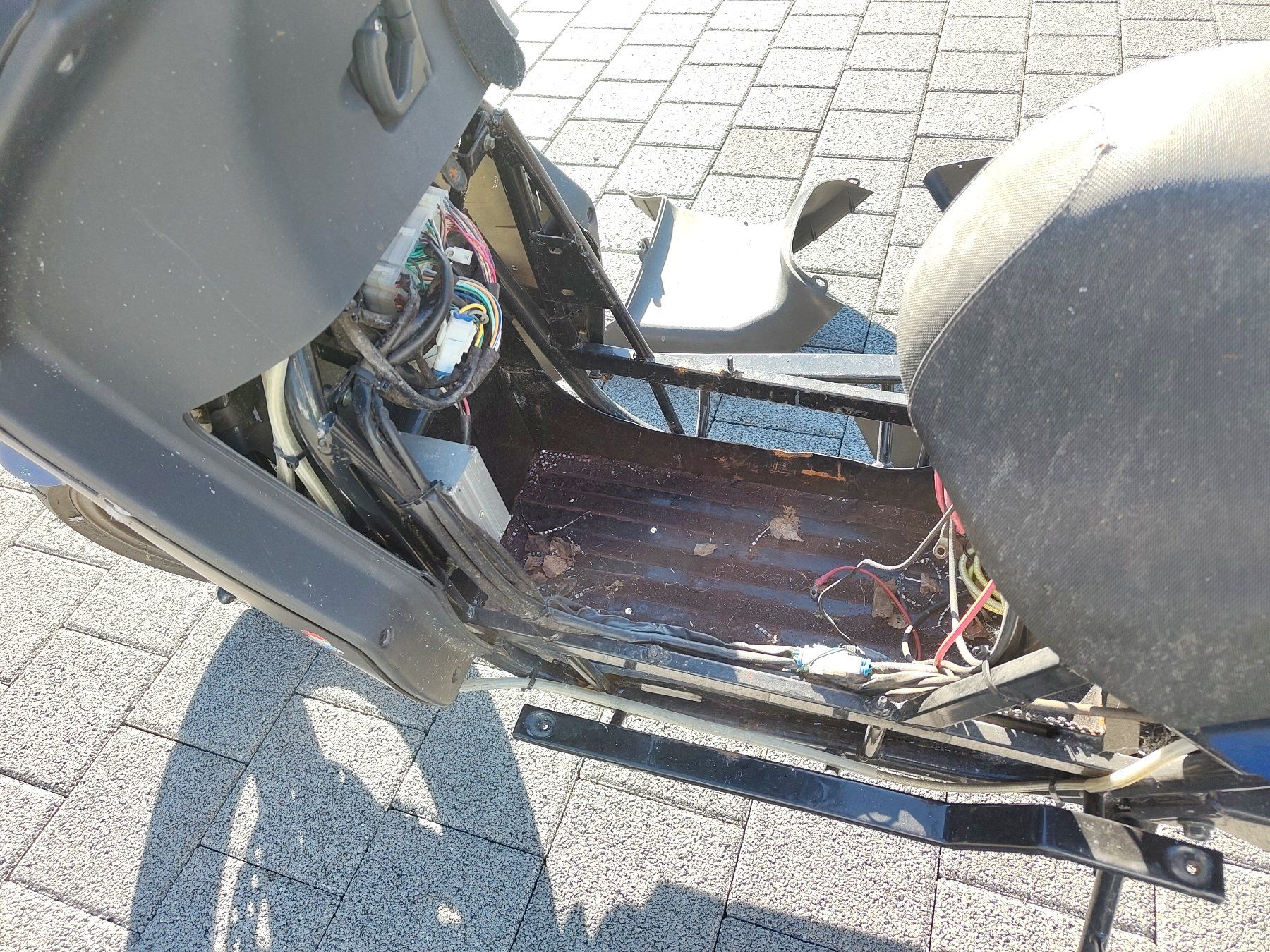 Scooter: Vengo V100 Elektroroller (Defekt) – Difettoso da Uetikon am See venduto da noa_5vzd 2