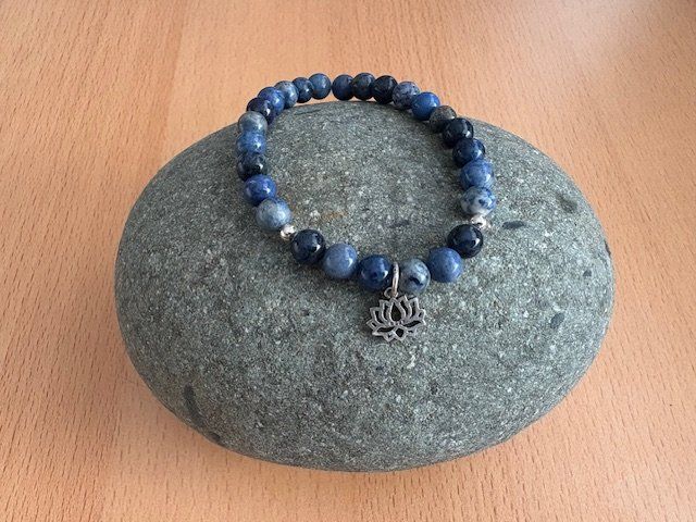 Bracciali & Braccialetti: Armband aus Lapislazuli und Silber 925 – Nuovo e nell'imballaggio originale da Sursee venduto da Allabus
