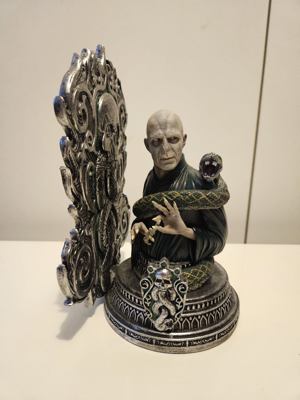Altro in Decorazioni & Accessori: Harry Potter Bookend - Voldemort – Nuovo (secondo la descrizione) da Rudolfstetten venduto da KingArabi