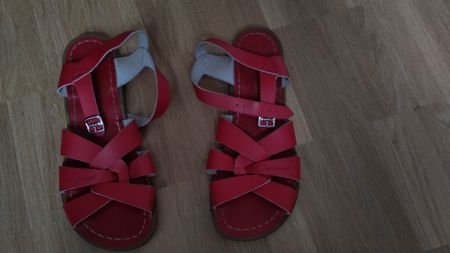Elegante Ledersandalen, sandales en cuir, Salt Water