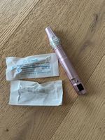 Microneedling Set mit Pen, Serum, Nadeln und Haarnetzen