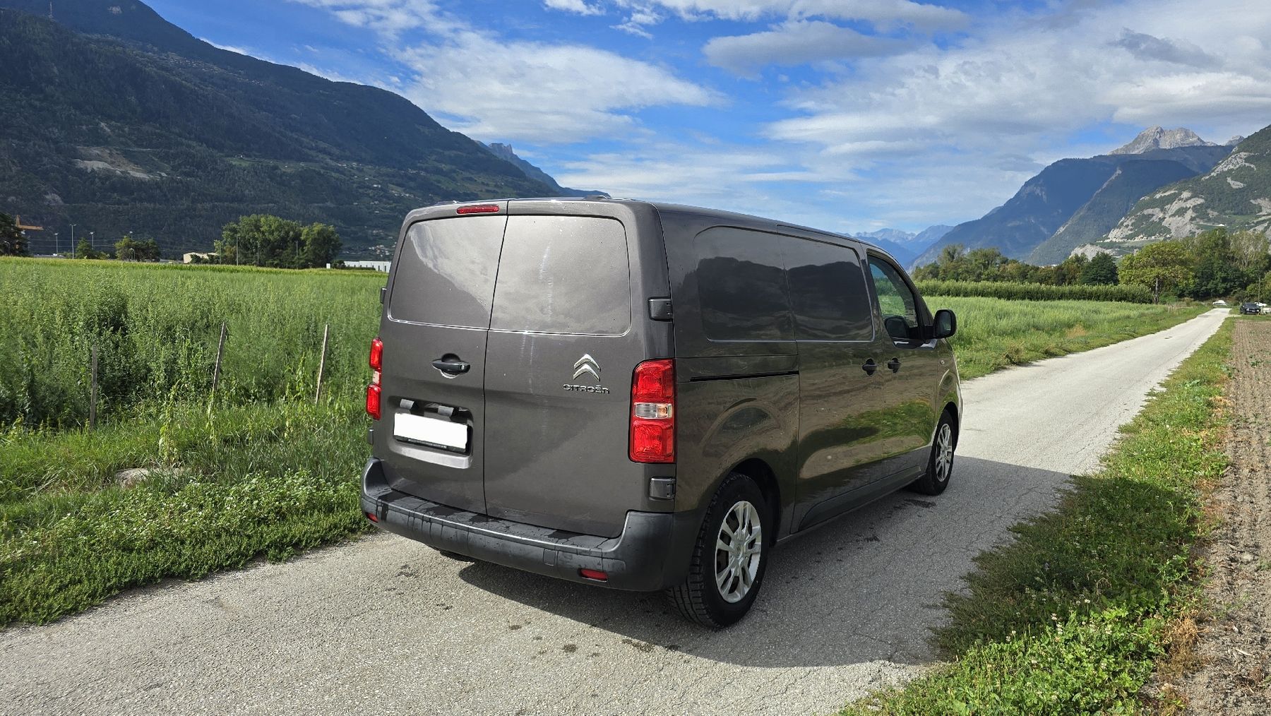 Citroën Veicoli commerciali: Citroën Jumpy 2.0HDi taille M partiellement aménagé – Usato da Grimisuat venduto da mar_pq7y 6