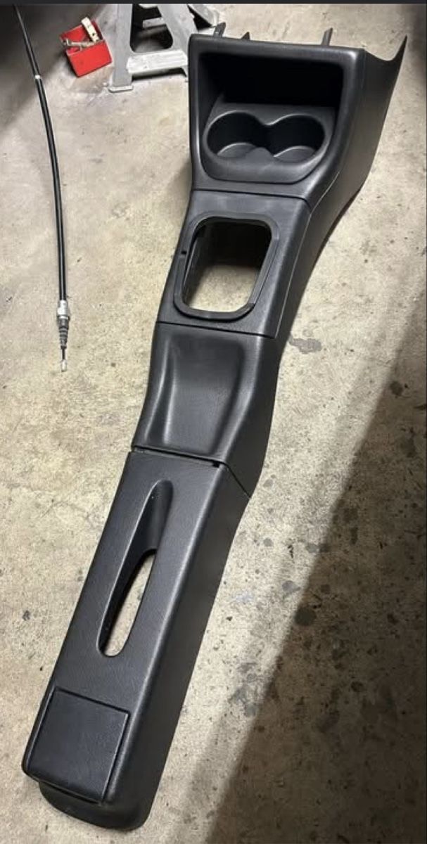 Volkswagen Alle Autoersatzteile: Console centrale style US VW golf 3  – Gebraucht aus Muraz (Collombey) von Wolfdog1978