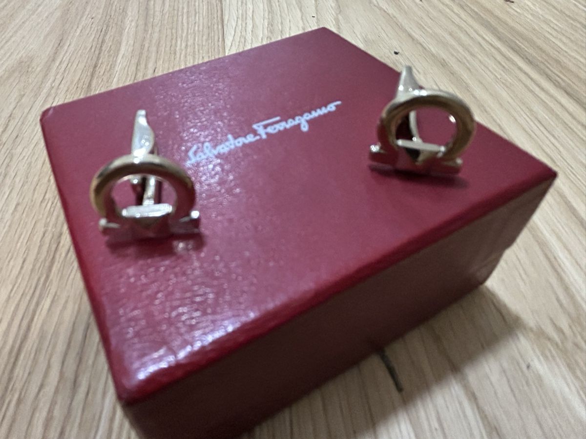 Manschettenknöpfe: Manschettenknöpfe Ferragamo – Gebraucht aus Baden von MRG