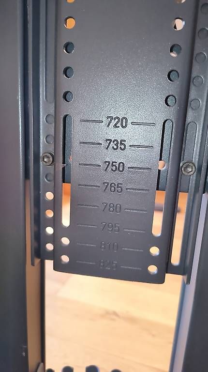 Sonstiges Mobiliar: Schreibtisch Gestell Fuss – Gebraucht aus Merligen von jka_rmm8 2