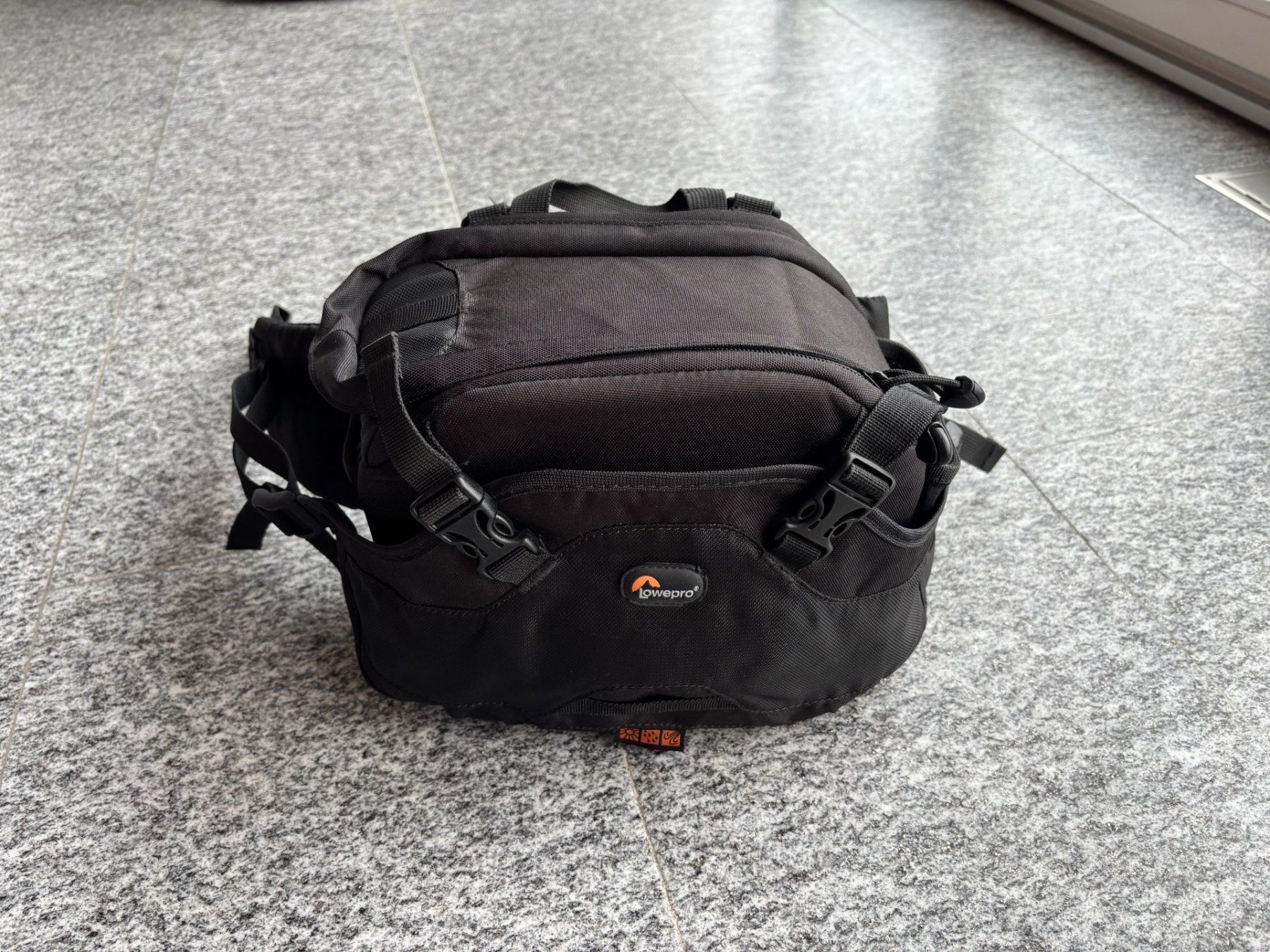 Lowepro Borse: Top Fototasche Lowepro! – Usato da Bern venduto da Infri09