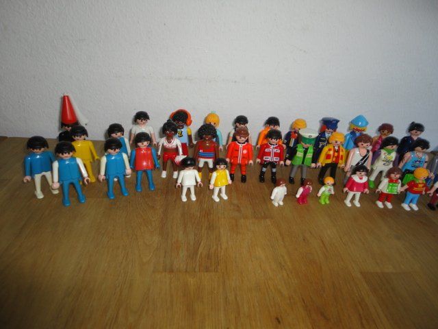Playmobil Giocattoli: PLAYMOBIL FIGUREN 36 X – Usato da Teufen AR venduto da Donschabl 2