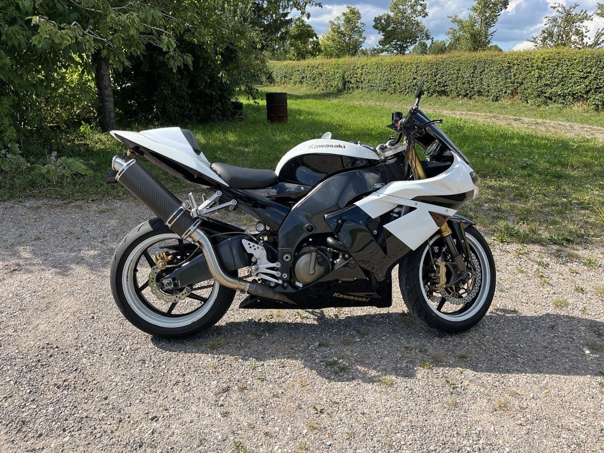 Kawasaki Strada: Kawasaki ZX10R – Usato da Dettighofen venduto da Chef.Nr.1
