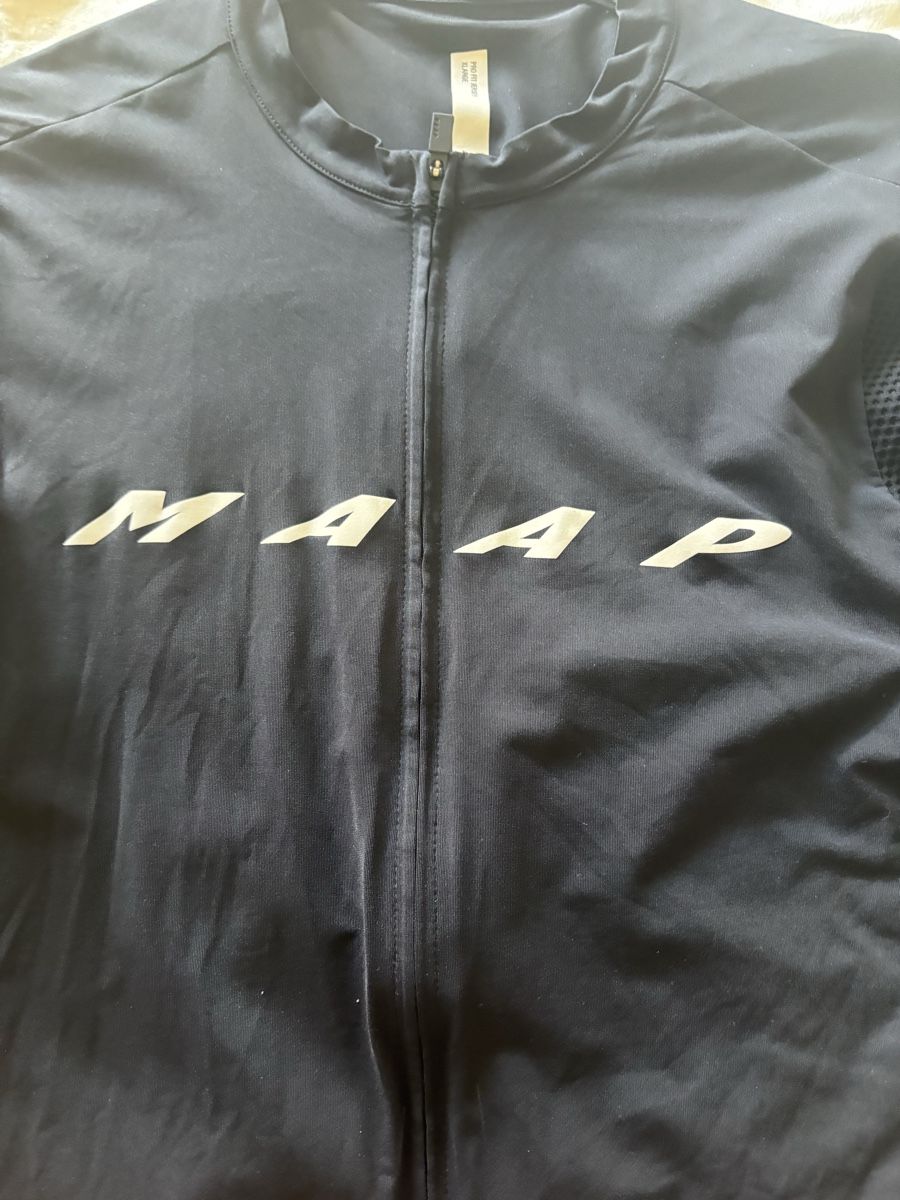 Canottiere & Pantaloni: Maap Longsleeve Jersey - schwarz - XL – Nuovo (secondo la descrizione) da Bern venduto da sam_c78d 2