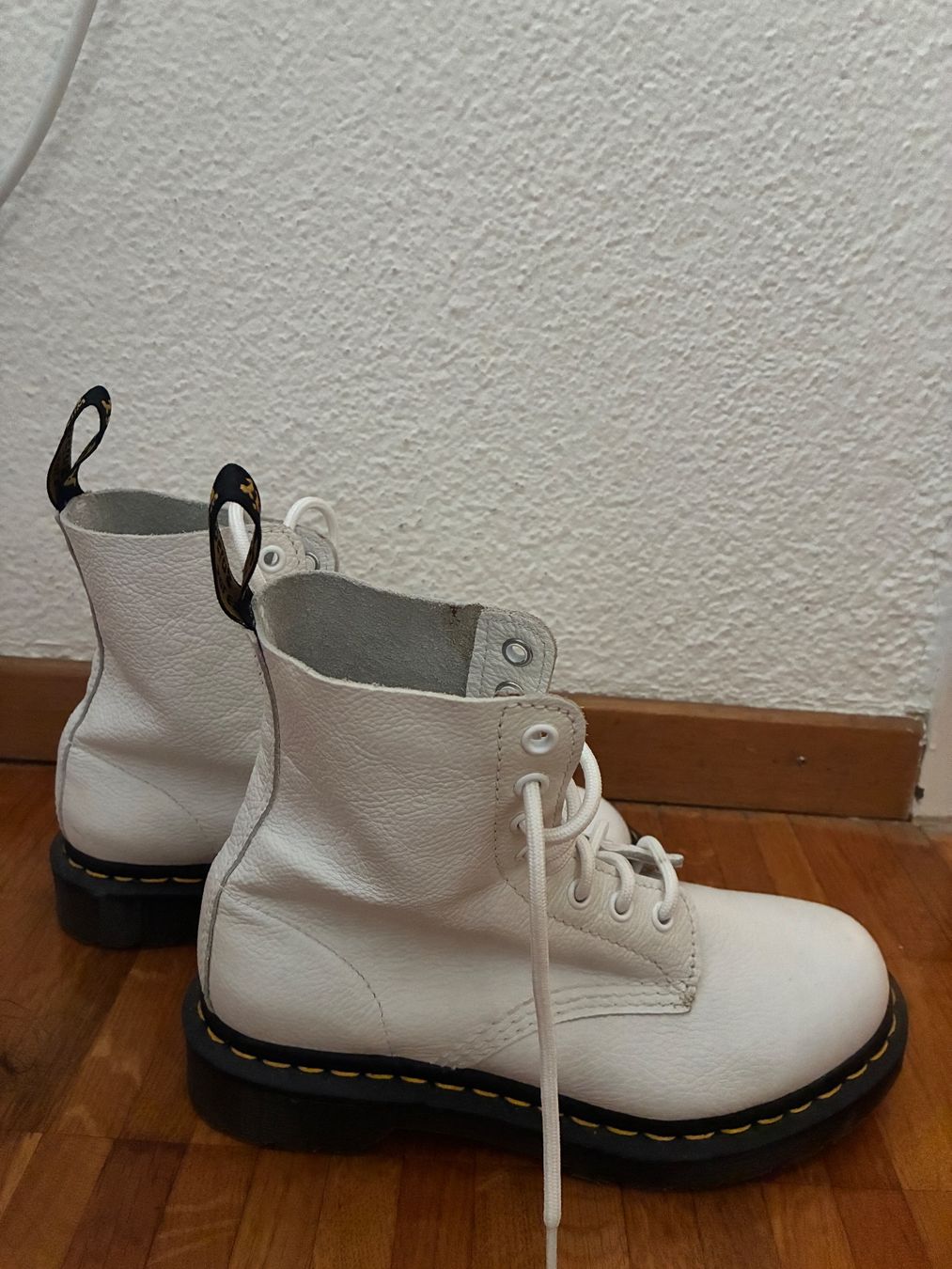 Dr. Martens Scarpe da donna: Dr. Martens white boots size 37 – Usato da Zürich venduto da ggi_q8rl 1