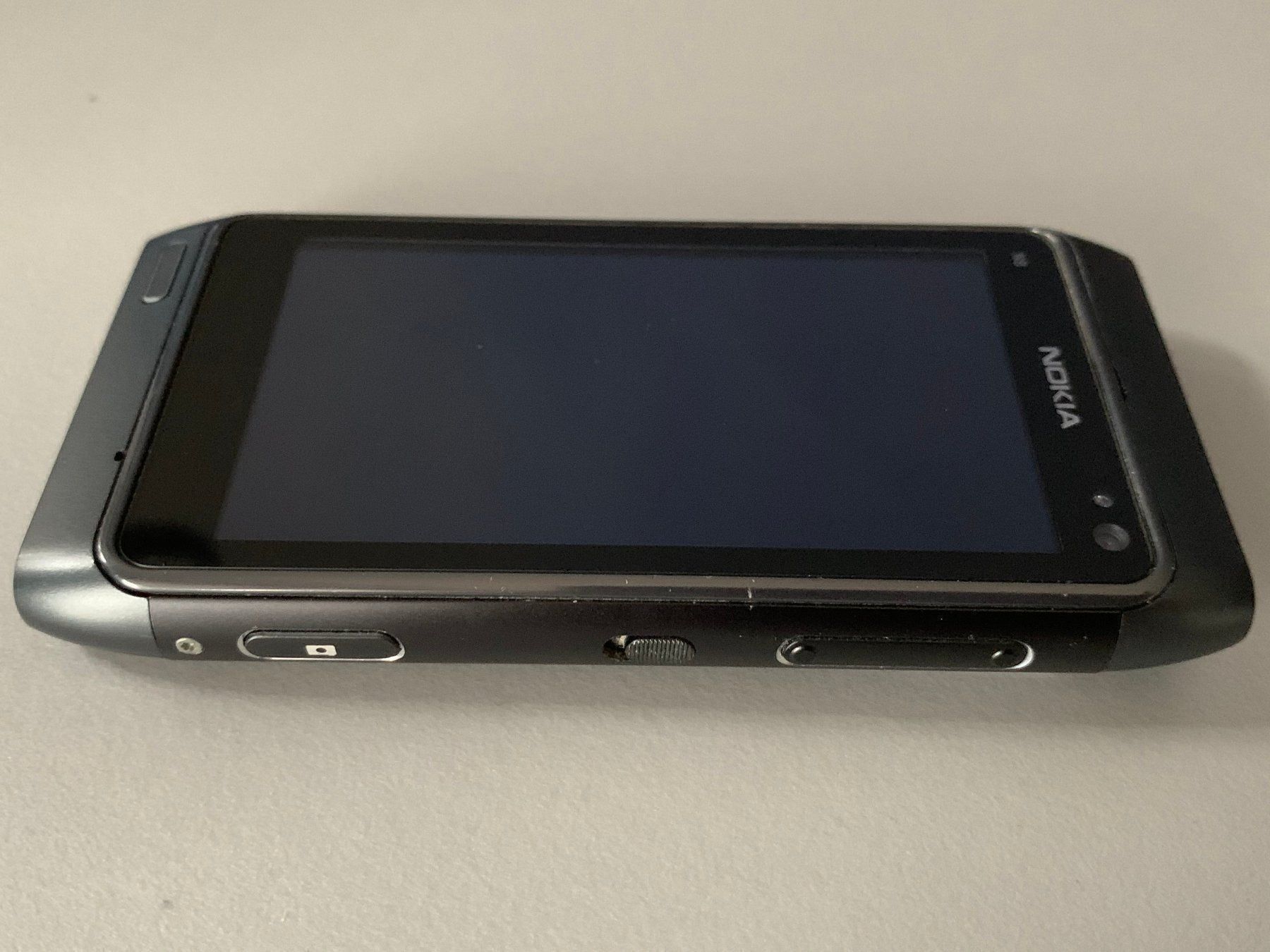 Nokia Portables: Nokia N8-00 Smartphone mit Zubehör – D'occasion à Langwiesen par Restposten-24 6