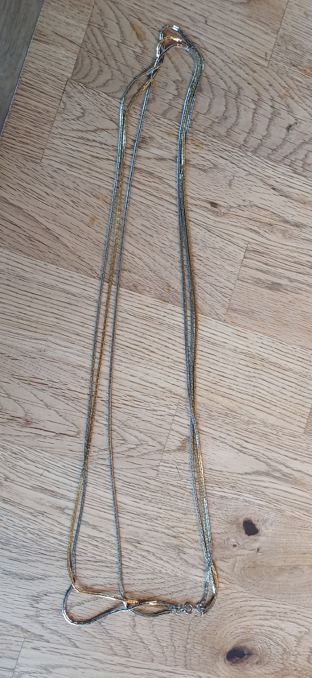 Catenine: 4 Fach Kette Gold silberfarbig – Usato da Flawil venduto da Naphtali