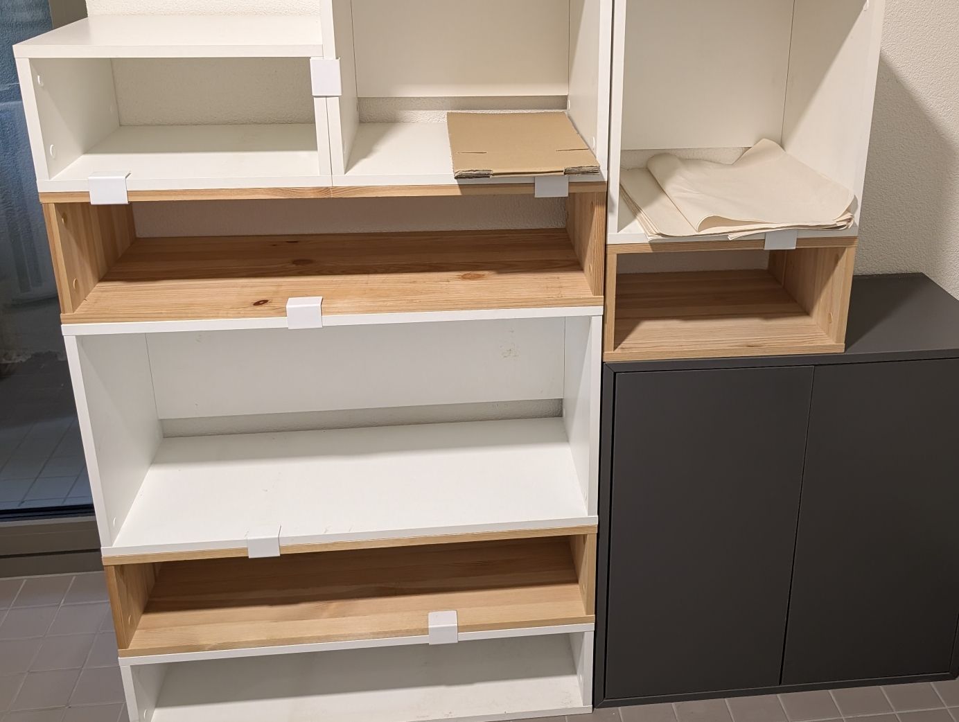 Étagères: Modular Stackable Shelving Unit - 8 Pieces (La Redoute) – D'occasion à Zürich par Kika_brz