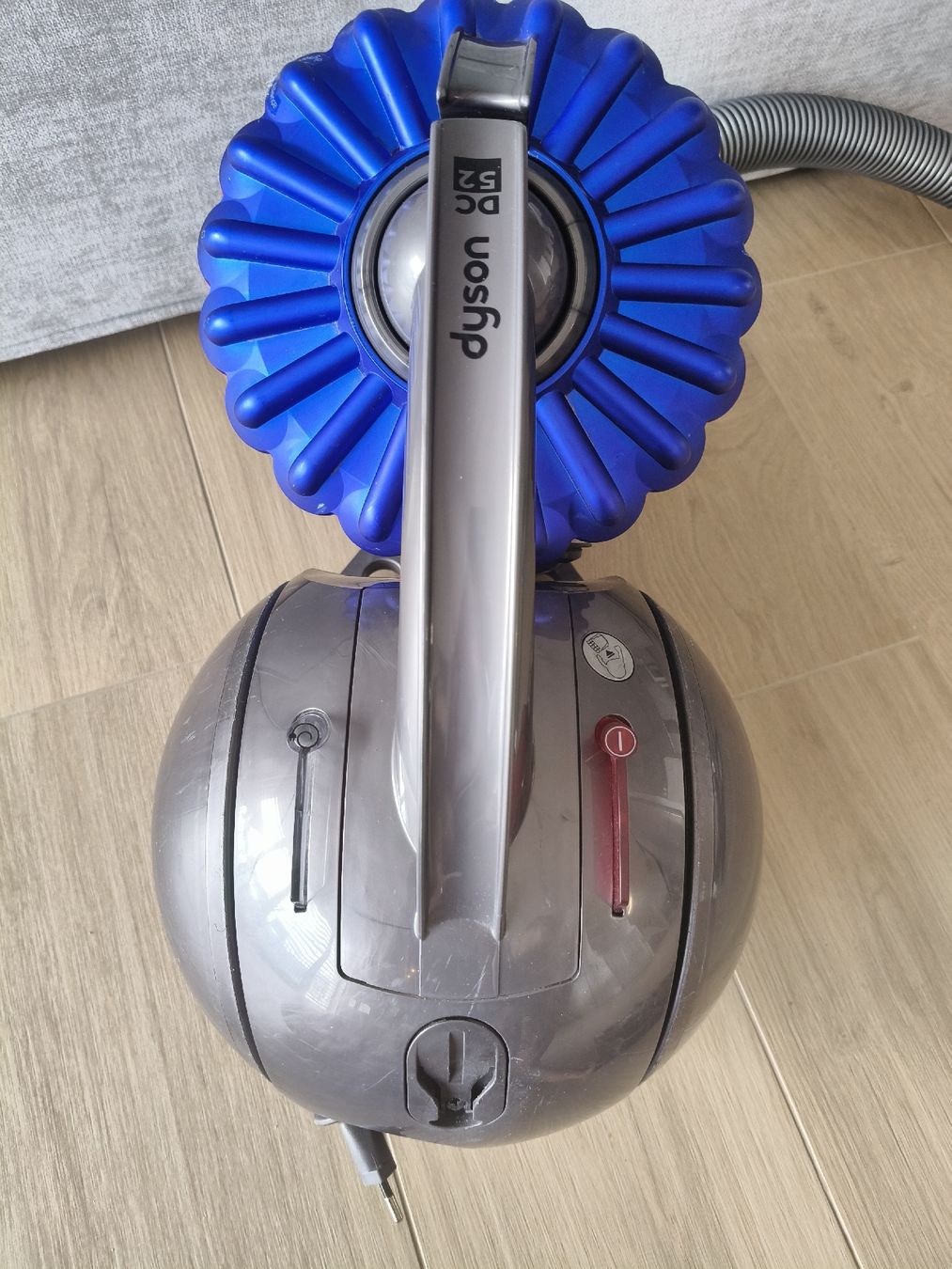 Dyson Aspirapolveri & Accessori: Dyson DC52 Multifloor Cinetic – Usato da Monthey venduto da lesaffairesdecamille 3
