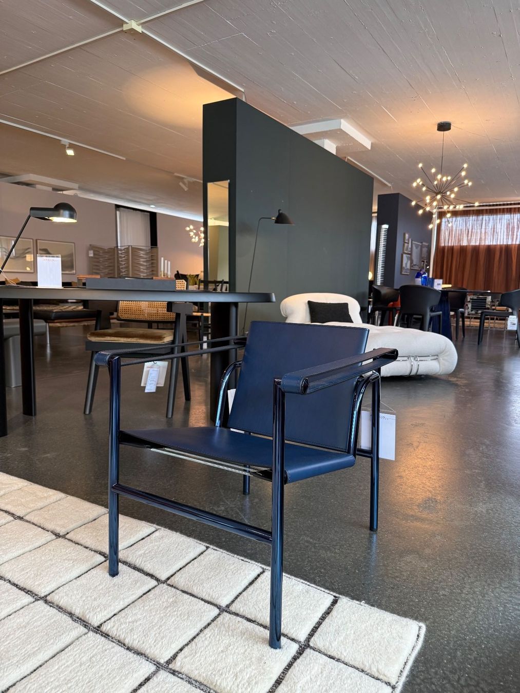 Cassina Sessel: Beistellsessel LC1 dossier basculant 60 Cassina – Gebraucht aus Kriens von AmreinWohnen