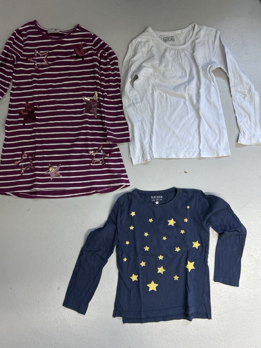 Pulls et sweat-shirts: Sweatshirt Gr 128 – D'occasion à Lostorf par Venice16