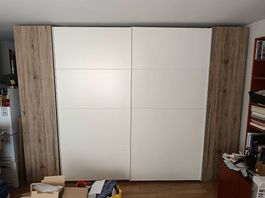 Kleiderschrank