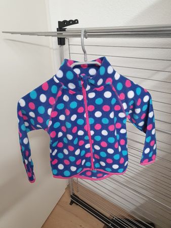 neuwertige Fleecejacke Mädchen 92