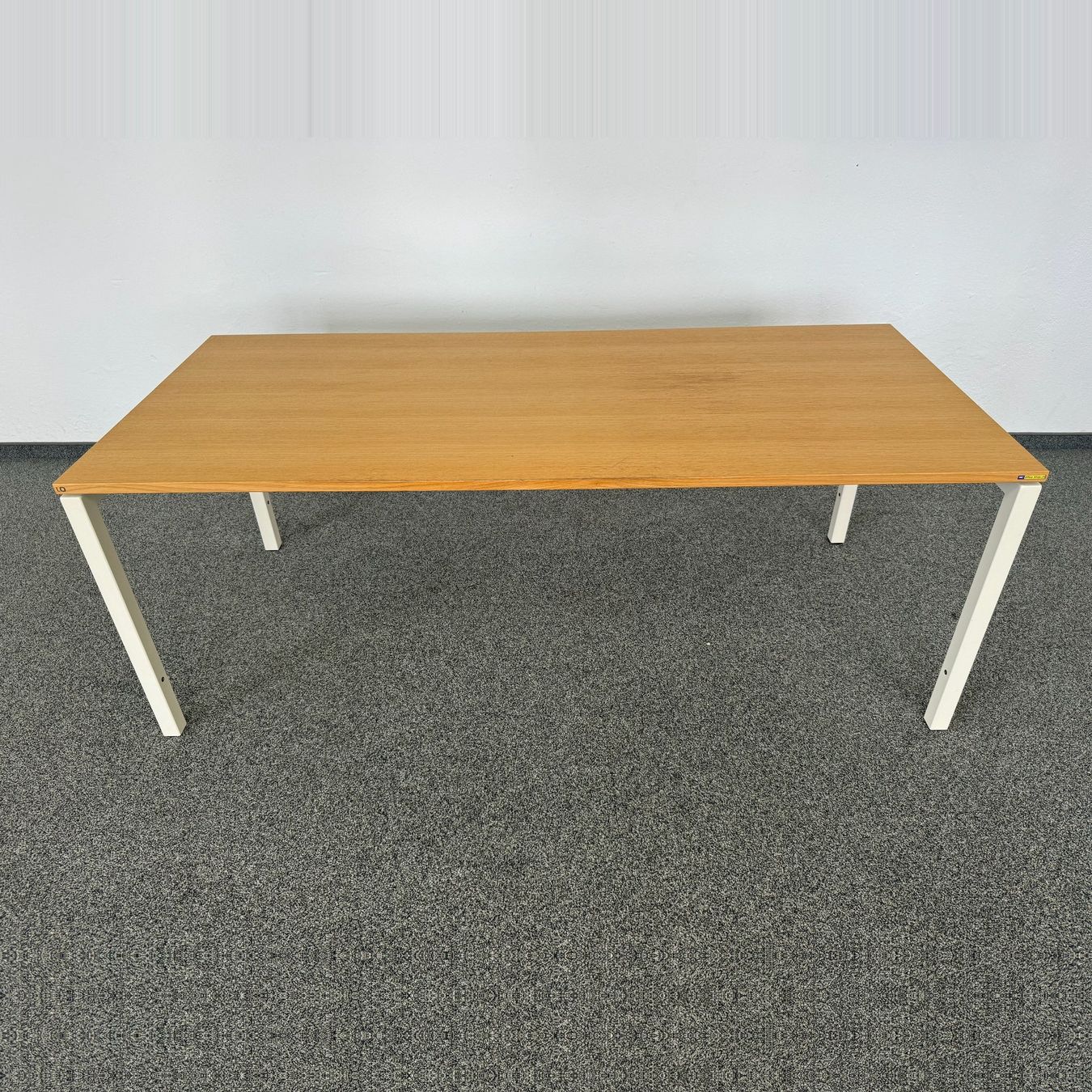 Lista Scrivanie: Lista Office LO Motion Schreibtisch Eichenfurnier/Perlweiss – Usato da Schönenwerd venduto da mcofficeshop