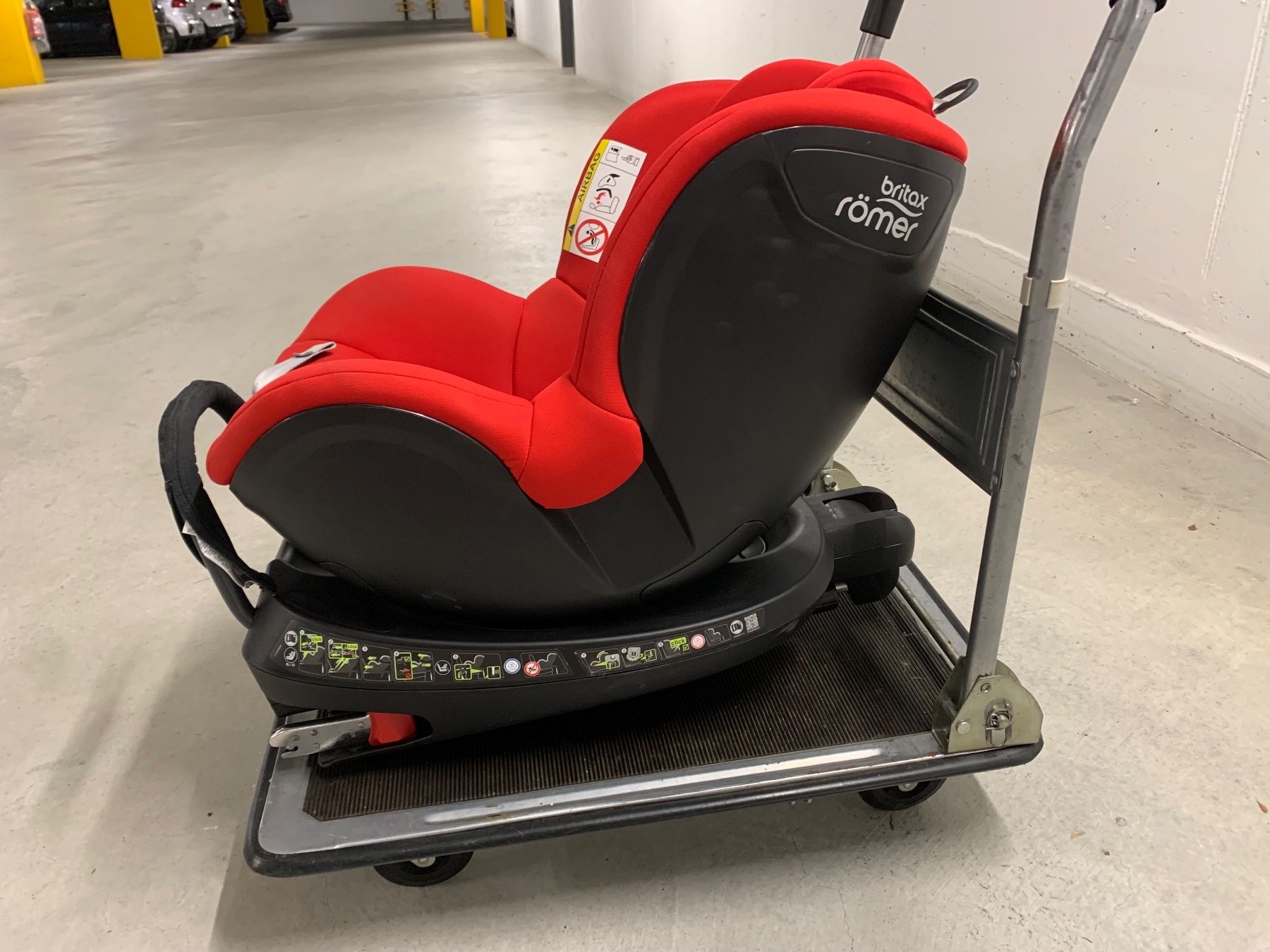 Britax Römer Auto-Kindersitze: Kinder-Autositz Britax Römer Dualfix2 R – Gebraucht aus Bülach von Loredana13 7