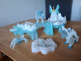 Verkaufe 4 Schleichmonster mit Eisschole und Schwert