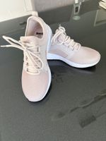 Sneaker Gr. 37 Bench. NEU
