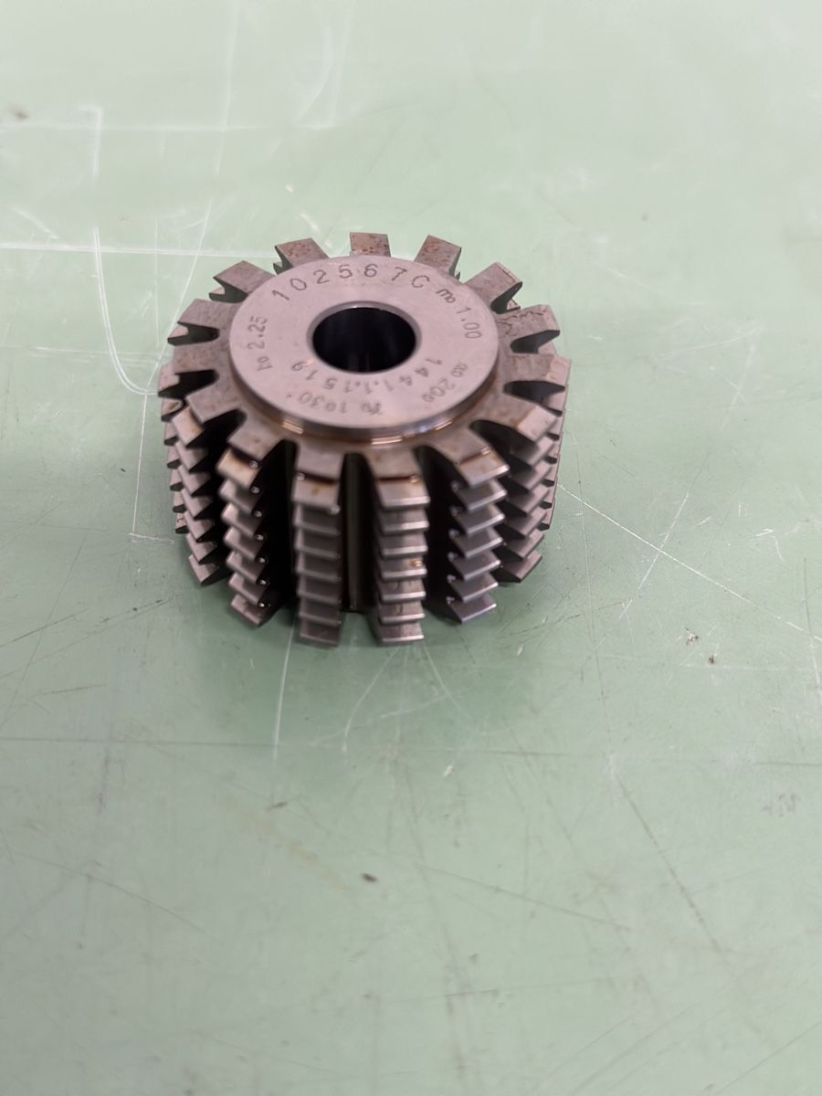 Tutti gli attrezzi: Mikron Gear Cutting Tool Module M1. Carbide – Nuovo e nell'imballaggio originale da Aarberg venduto da SNMachines