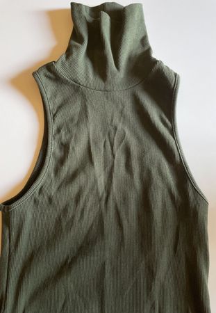Damen Kleid ärmellos Rollkragen olivgrün 