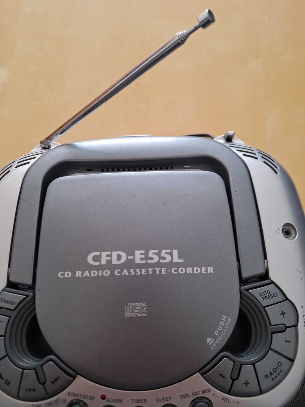 Sony Tragbarer Mediaplayer: Sony CFD-E55L CD, RADIO, CASSETTE – Gebraucht aus Bülach von  4