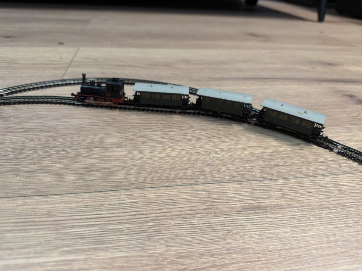 Trix Modellini di ferrovie: Treno modello locomotiva mini trix – Usato da basel venduto da Swiss._.1978