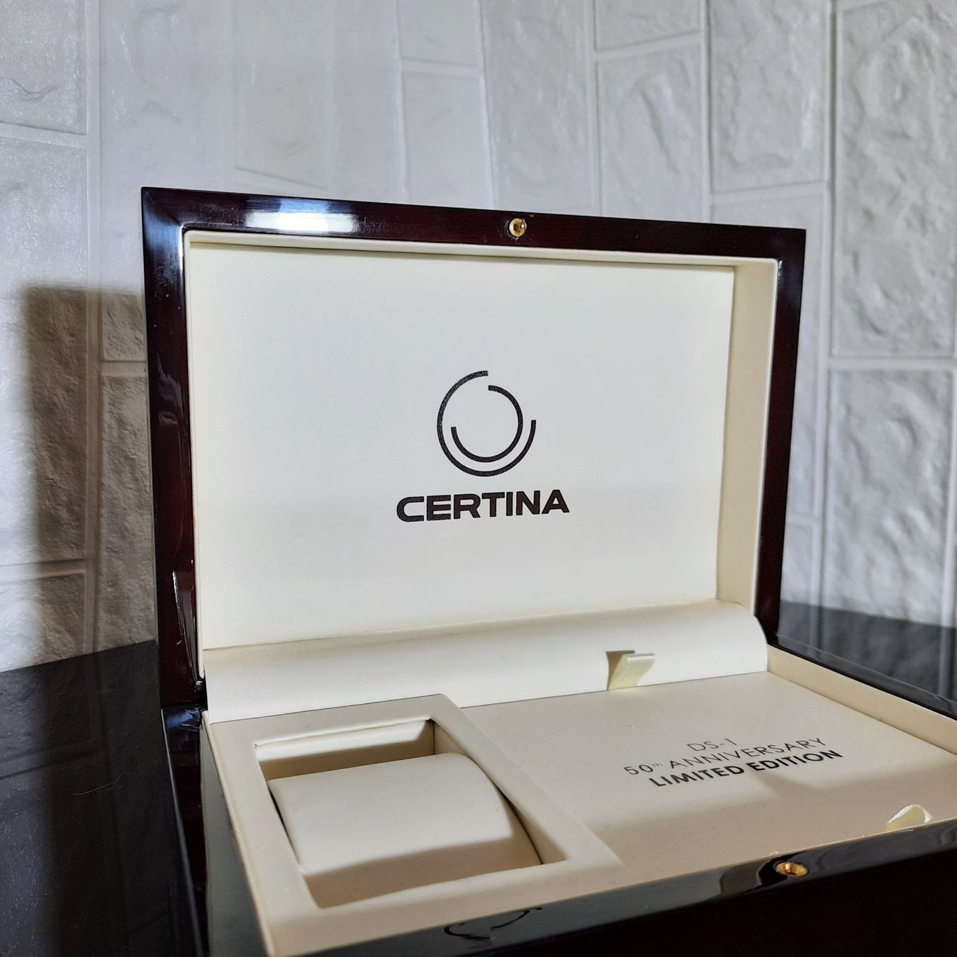 Certina Montres: Erstklassige Limited Edition Certina Uhrbox – D'occasion à Unterägeri par Altgoldschmuck 3