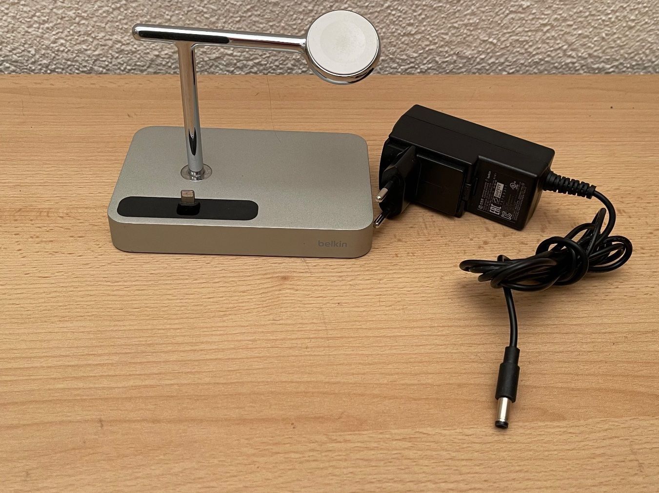 Belkin Docking station: BELKIN Iphone AppleWatch Lade- Dokingstation /NP120CHF – Nuovo (secondo la descrizione) da Kölliken venduto da Hap-7 2
