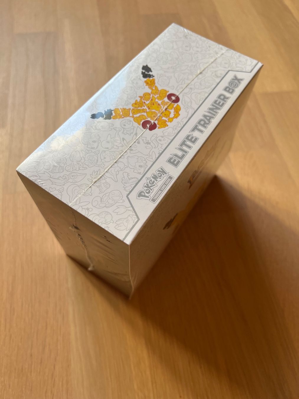 Pokémon Sammelbilder & Trading cards: POKEMON GENERATIONS ETB ELITE TRAINER BOX 20TH ANNIVERSARY – Neu und originalverpackt aus Locarno von  1