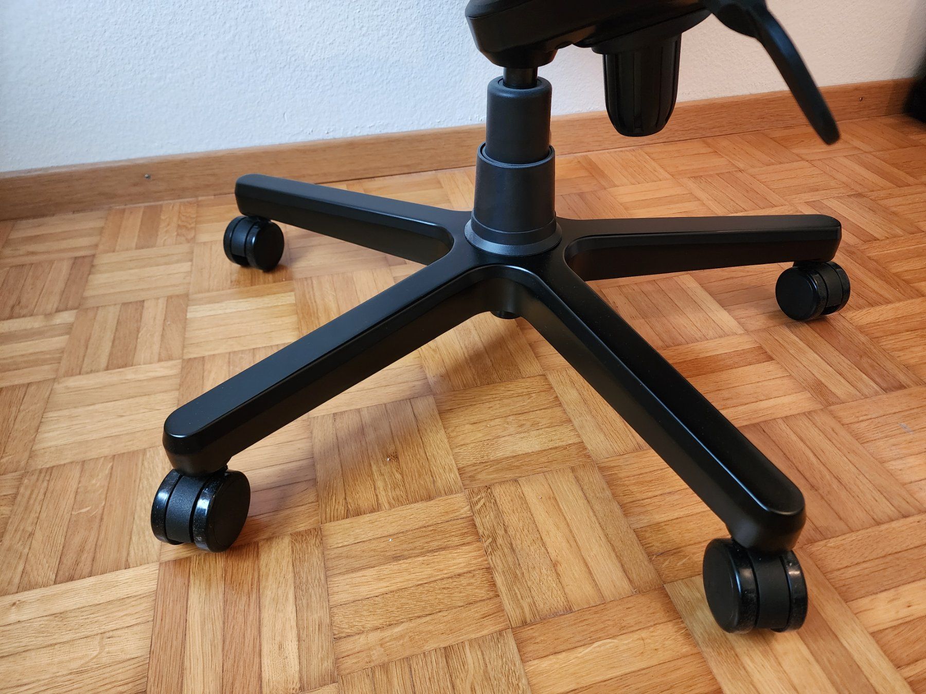 Noblechairs Sedie: Noble Chairs HERO Black – Nuovo (secondo la descrizione) da Steinmaur venduto da rica_silva 9