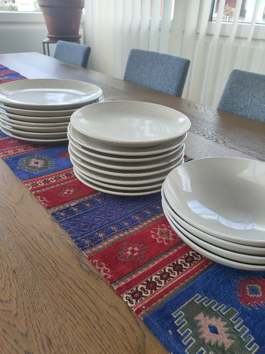 Ikea Set di piatti: IKEA Geschirr Set  – Usato da Thun venduto da VanessaDanial