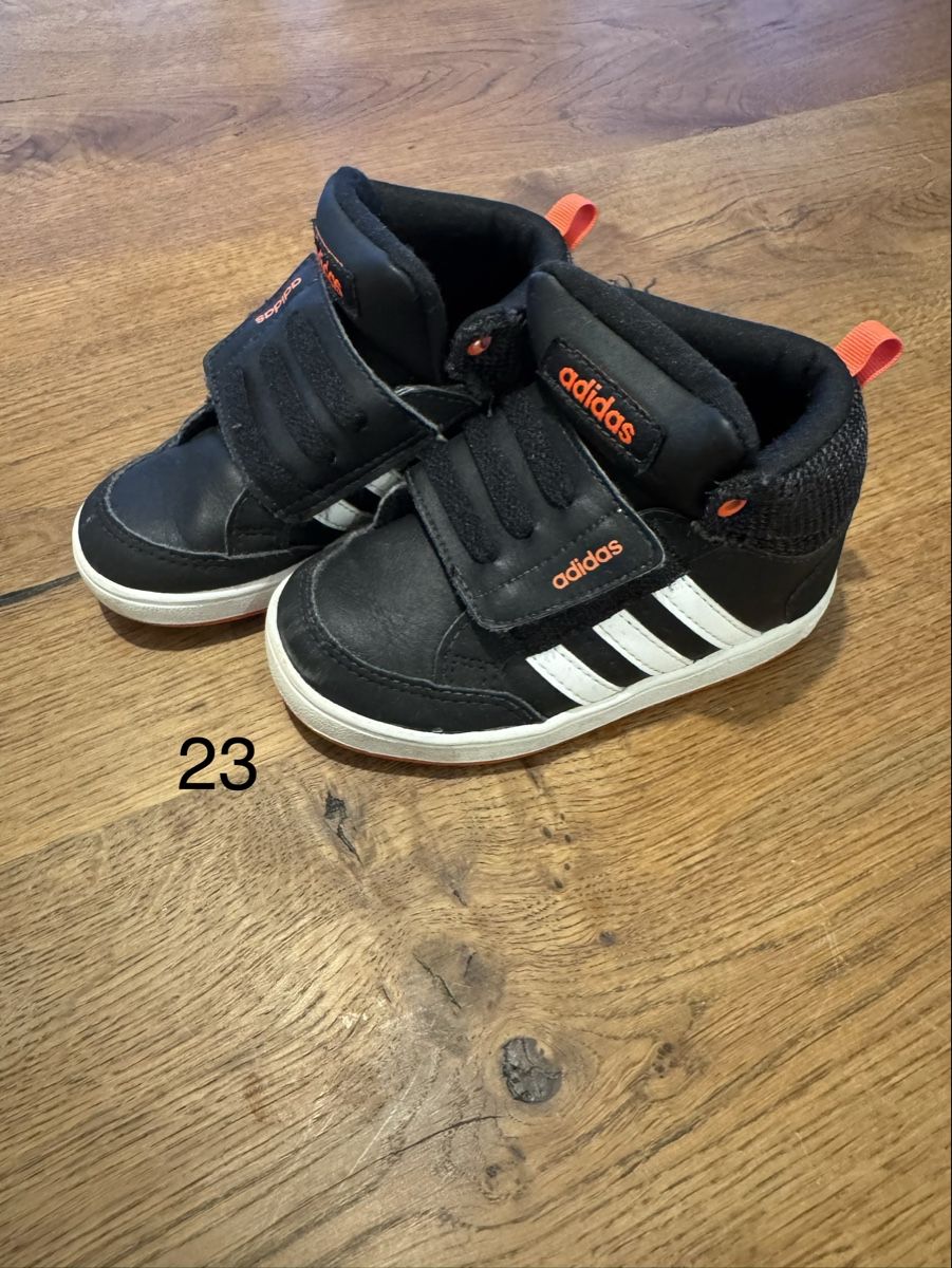 Schuhe für Jungen: Schuhe 23 – Gebraucht aus Steinhausen von chicco-locca 1