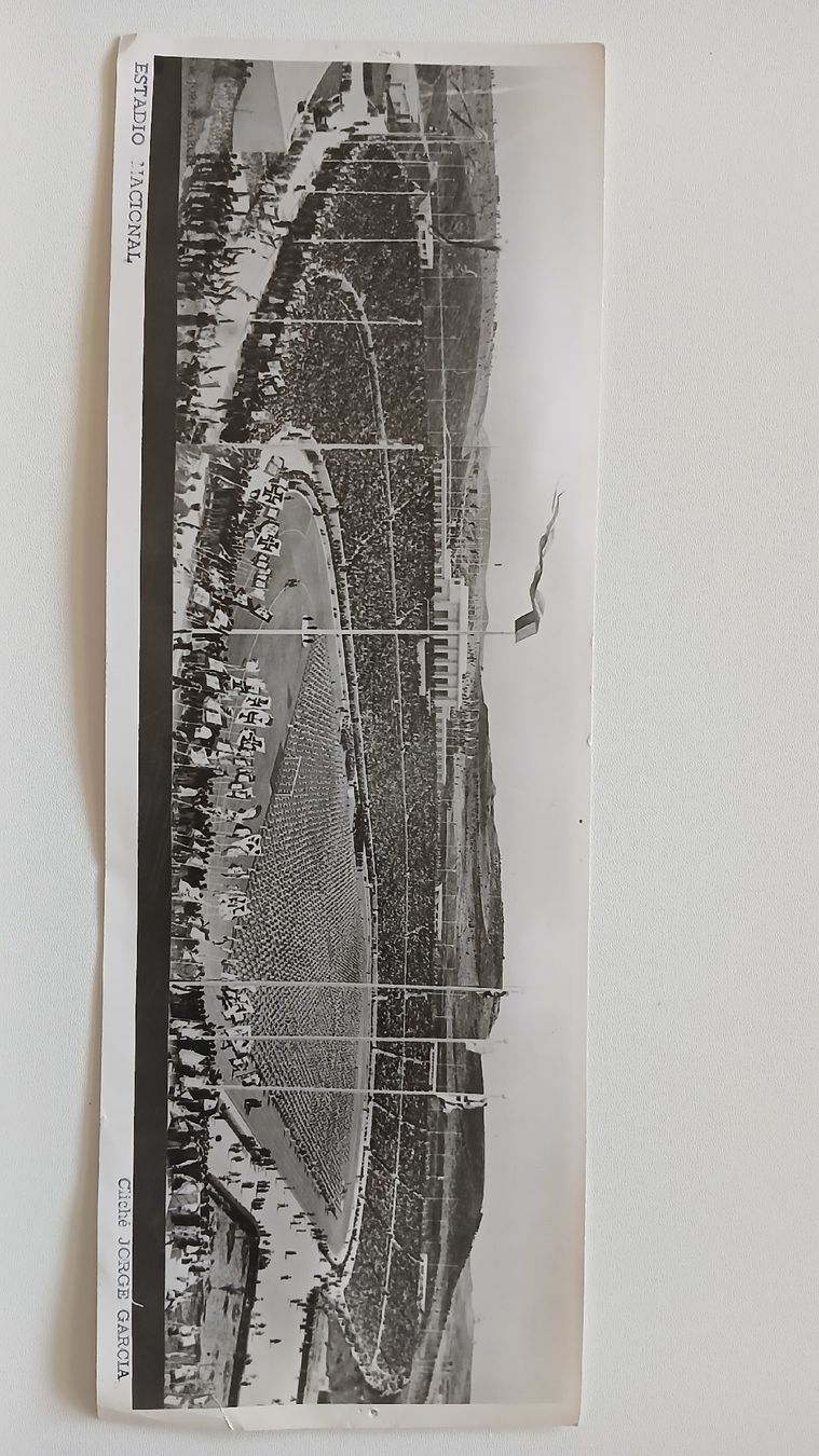 Poster & Bilder: photo stade football Lisbone – Gebraucht aus Le Locle von marouffle
