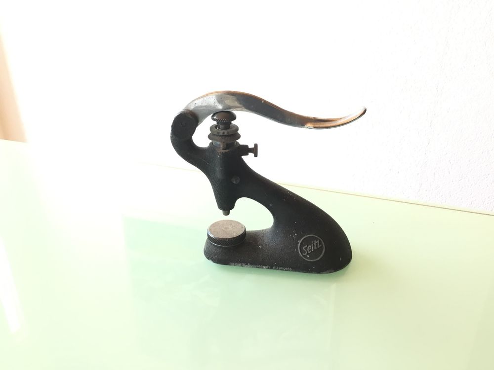 Presse de boîtier de montre, presse d'horloger d'outil de banc, machine