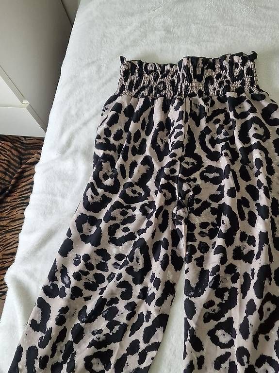 Lotti di vestiti: Jeans und Stoffhose – Usato da Rüfenacht BE venduto da Margret61 2