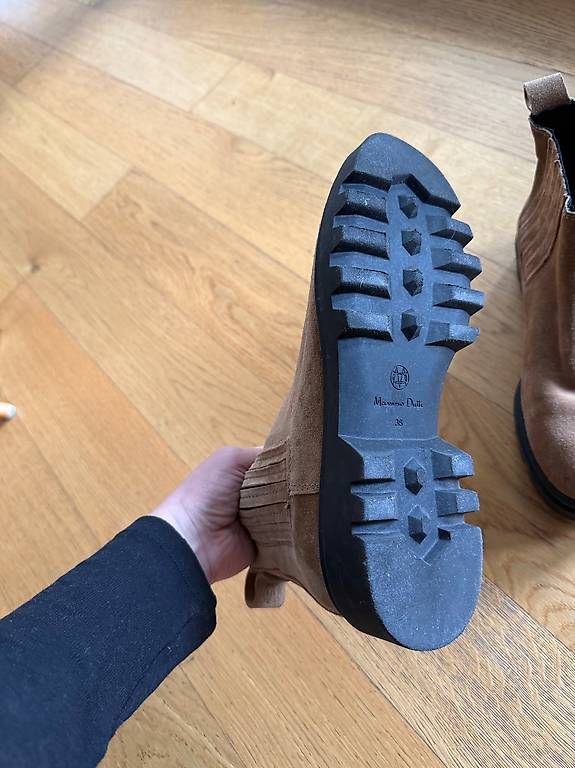 Scarpe da donna: MASSIMO DUTTI LEATHER SHOES SIZE 38!!! – Usato da Wallisellen venduto da Marij1986 3