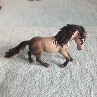 Schleich-Pferd Hengst grau-schwarz