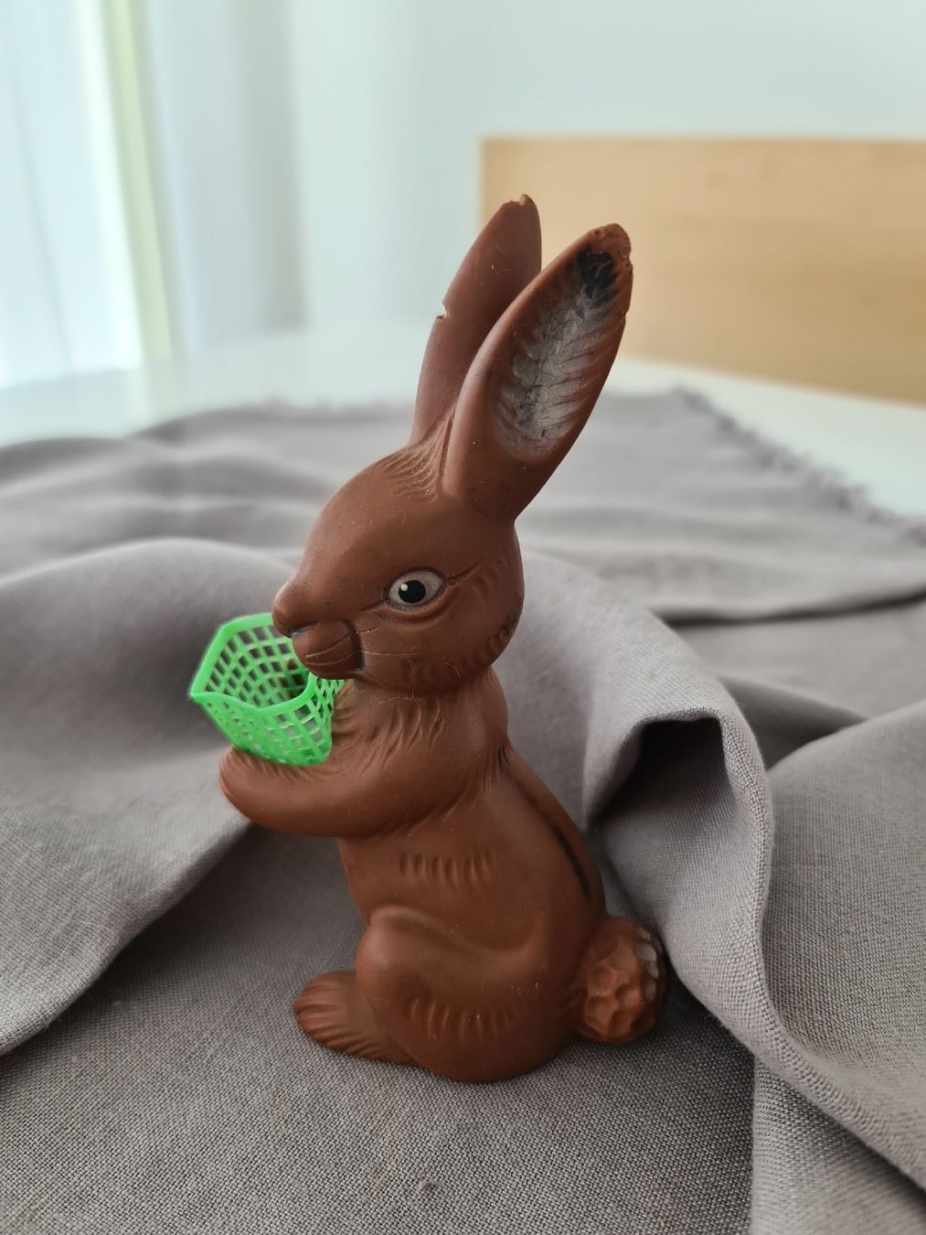 Statuette: Antiker Osterhase mit Korb – Usato da Uster venduto da Cruleye 1