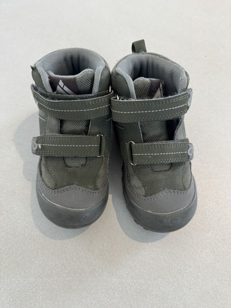 Scarpe per ragazzi: Kinderschuhe Grösse 27 – Usato da Bonaduz venduto da lut_6rts