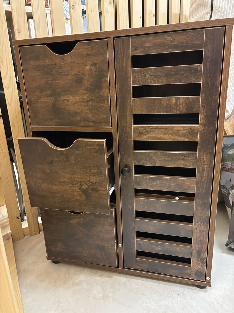 Commodes: Kommode – Neuf (Voir description) à Düdingen par Valeriie